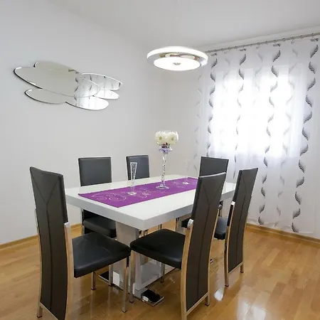 Apartman Vili *