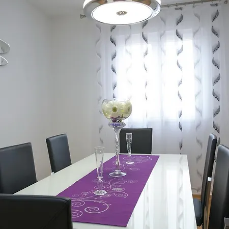 Apartman Vili *